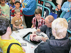 Dan Adams, M.D. talks to kids Dan Adams, M.D. talks to kids